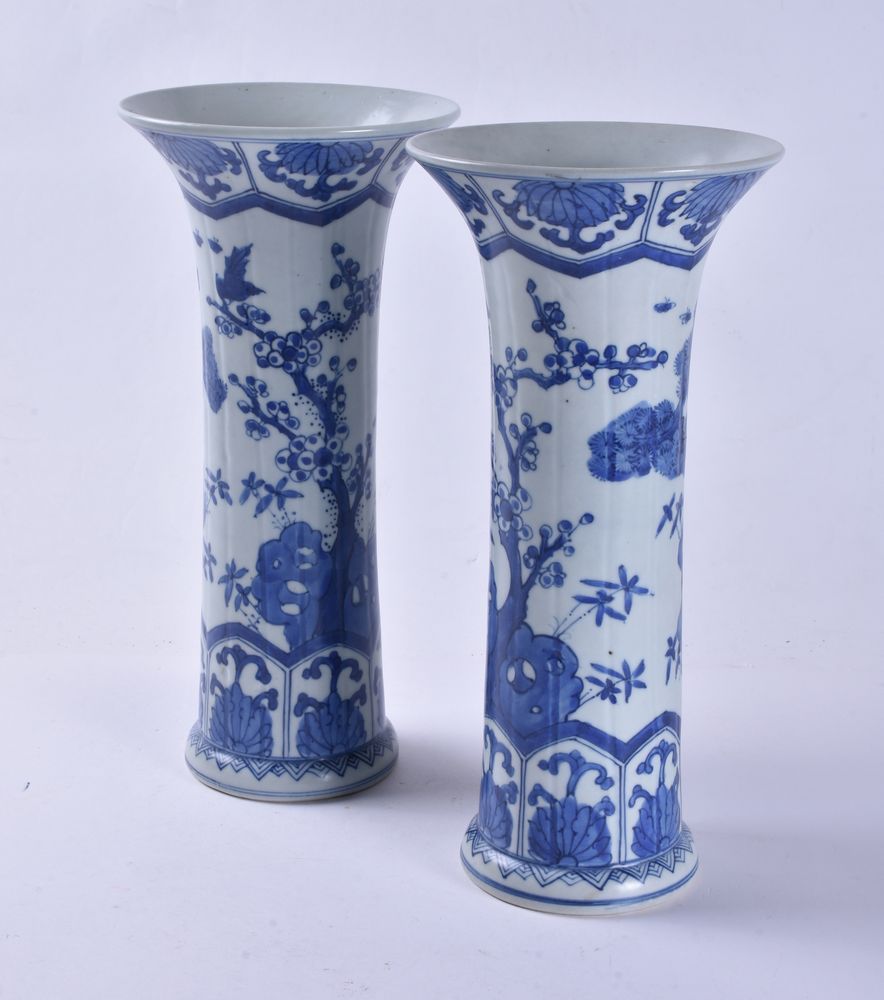 A pair of Chinese blue and white 'Shipwreck' trumpet vases - Image 2 of 2