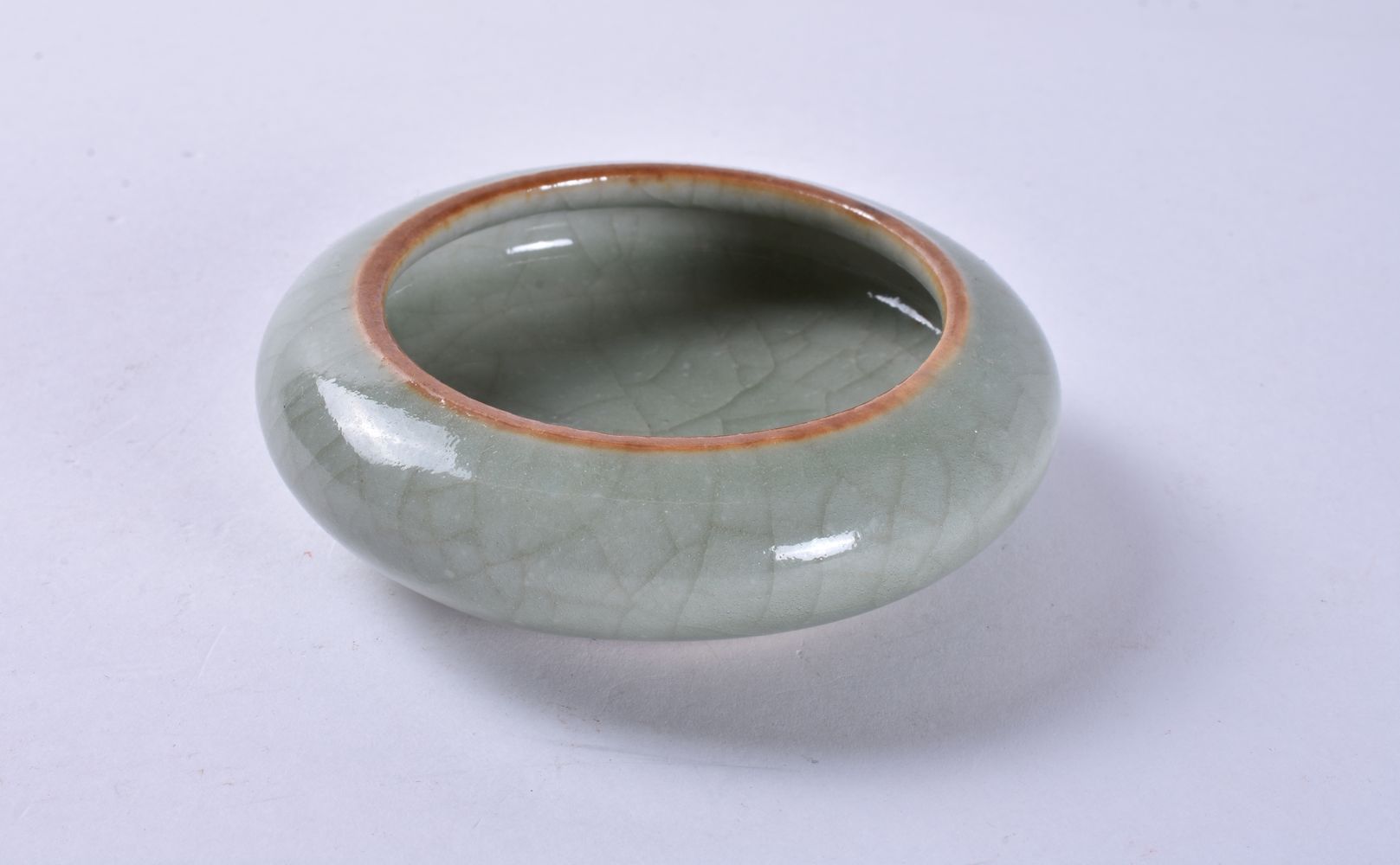 A Chinese celadon crackle glazed water pot - Image 4 of 5