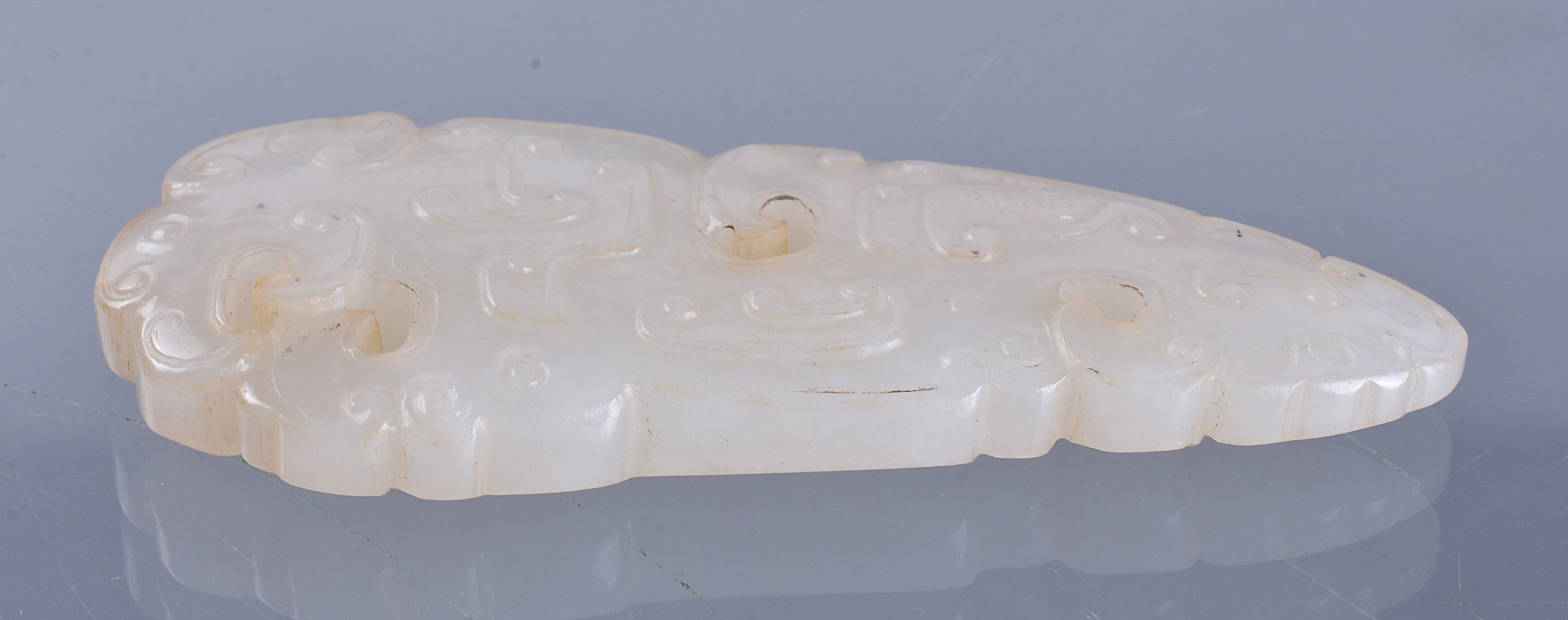 A Chinese white jade archaistic 'Phoenix' ornament - Image 3 of 3