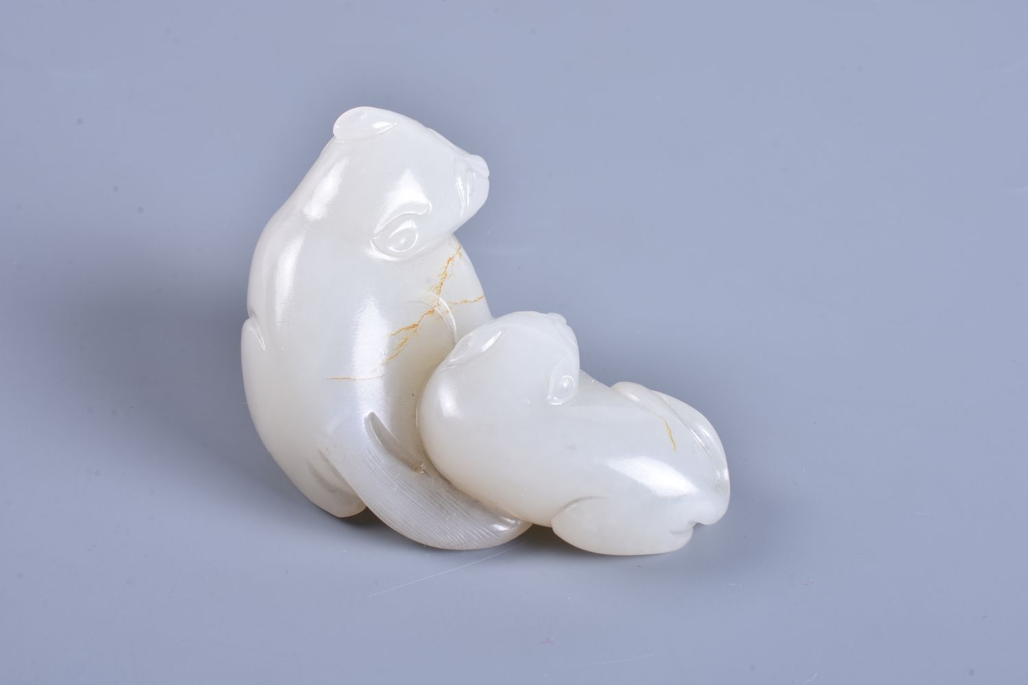A white and russet jade 'Lion and Cub' pendant - Image 3 of 4