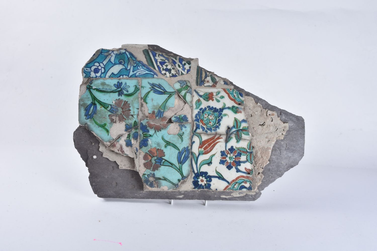 An Aleppo 'Dome of the Rock' tile - Image 4 of 4