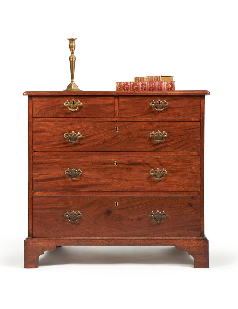 A George III mahogany chest of drawers, circa 1780