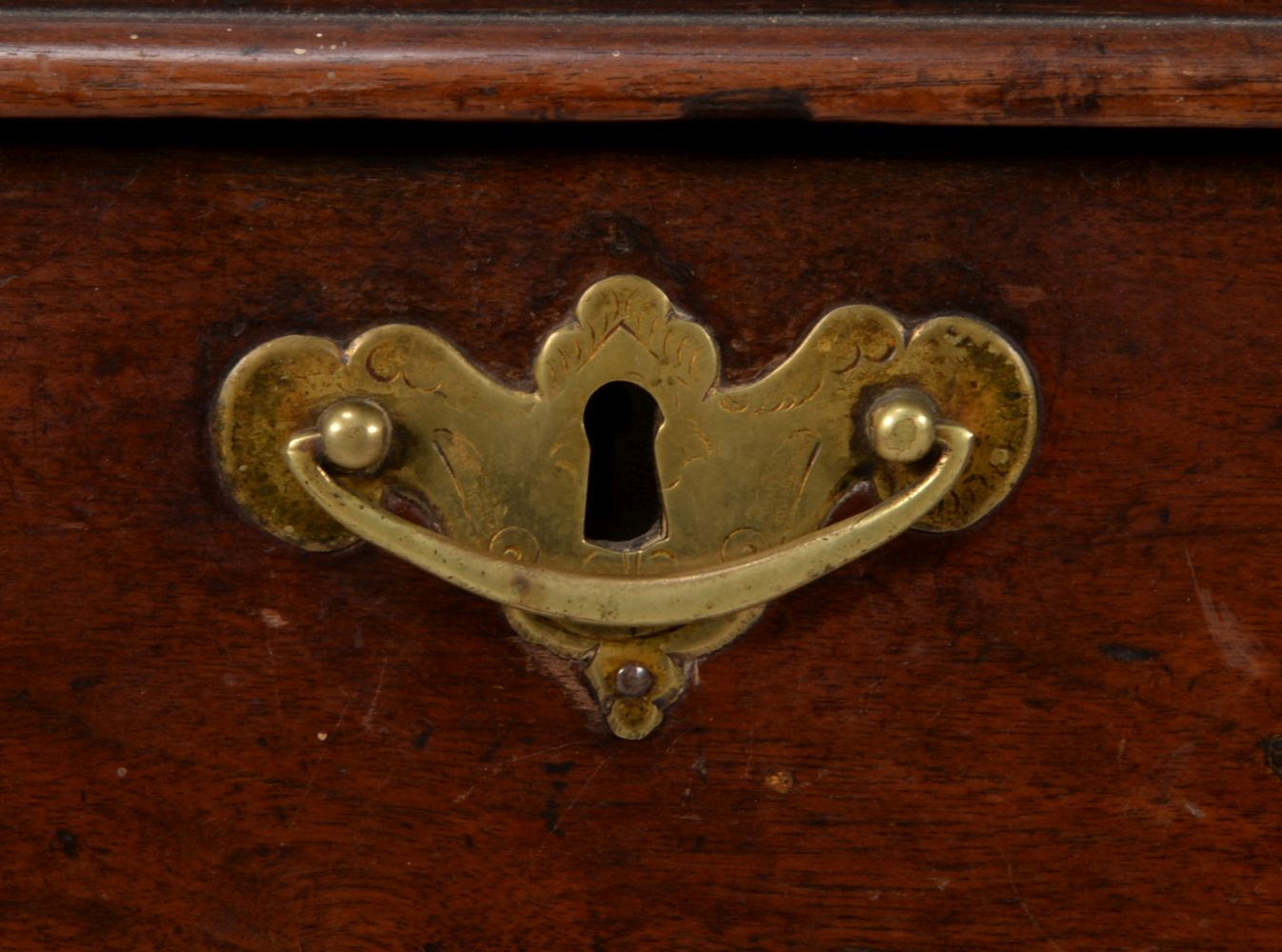 A Queen Anne 'red' walnut double dome bureau bookcase, circa 1710 - Image 4 of 6