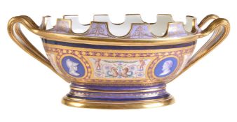 A Vienna porcelain two-handled navette-shaped monteith, first quarter 19th century