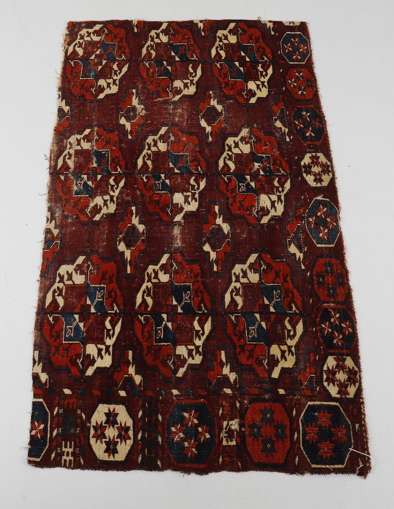 A Turkmen Tekke carpet fragment - Image 3 of 3