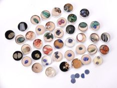ϒ A group of various loose gemstones
