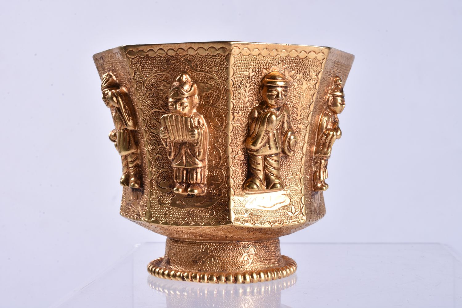 A Chinese gilt bronze octagonal cup - Image 5 of 6