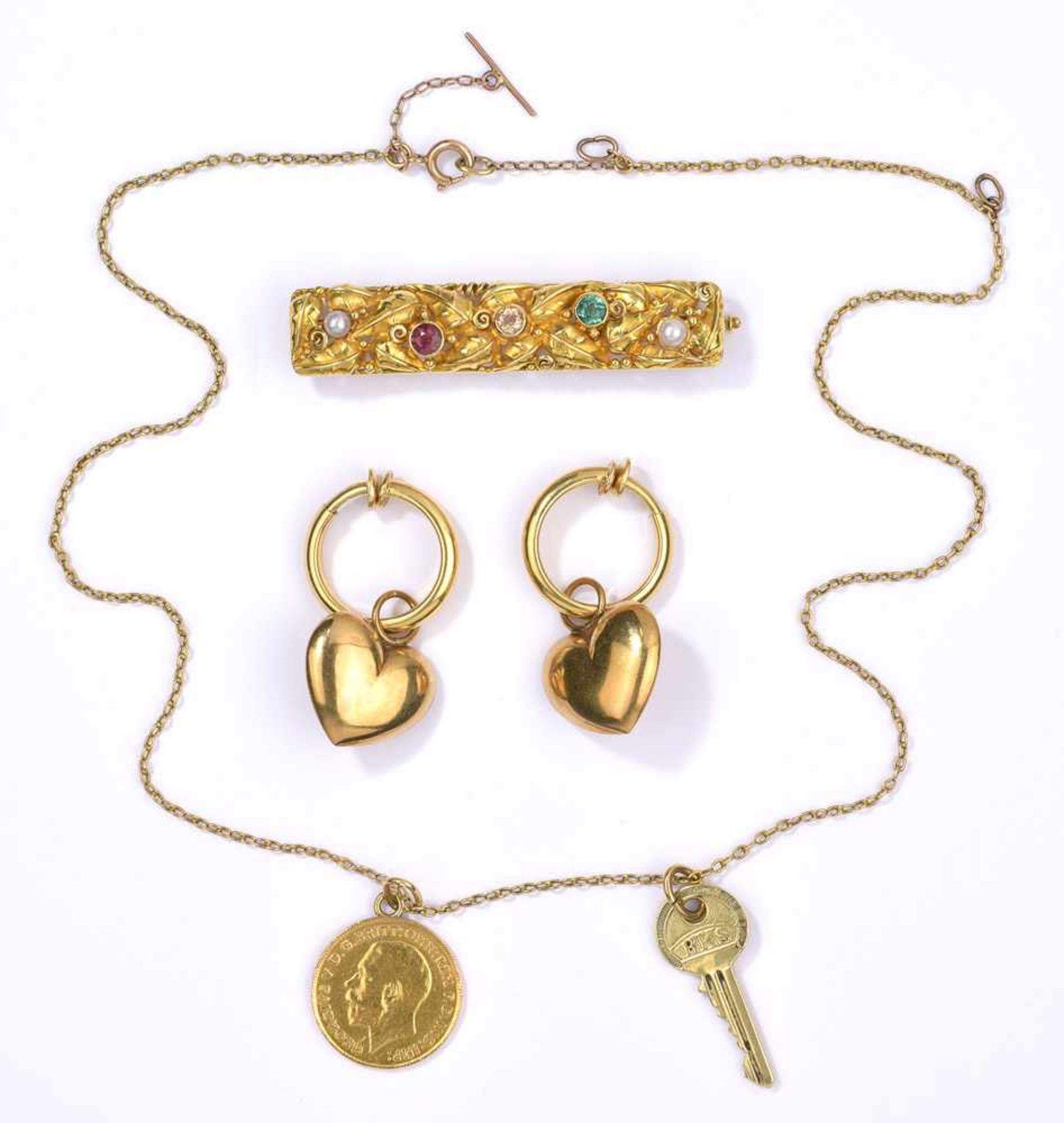 Brosche, ein Paar Herz Ohrhänger und Kette mit zwei Anhängern.750-, 585- und 333- Gold. Brillant u.