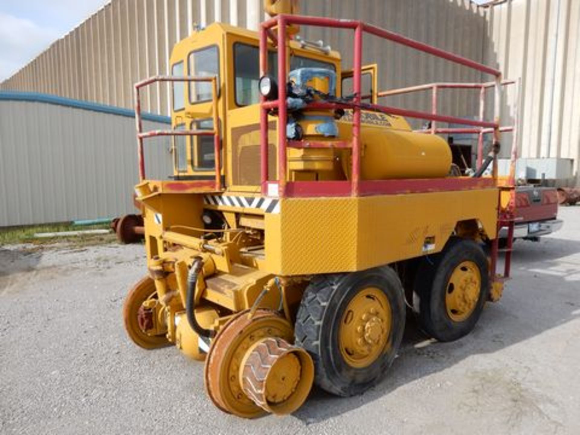 TRACKMOBILE RAIL CAR MOVER, APPROX. 35,000 LB. CAP. (NOT IN WORKING ORDER) - Image 2 of 3