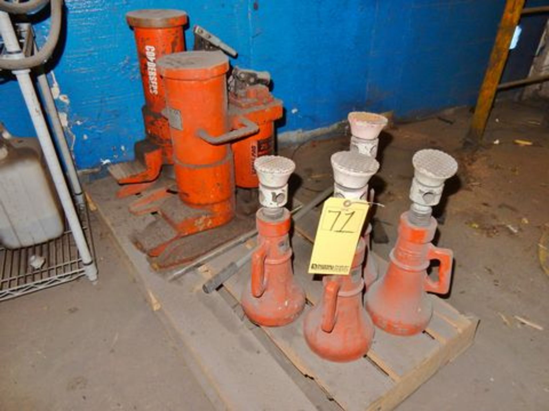 LOT 25 TON HYD. JACKS & SCREW JACKS