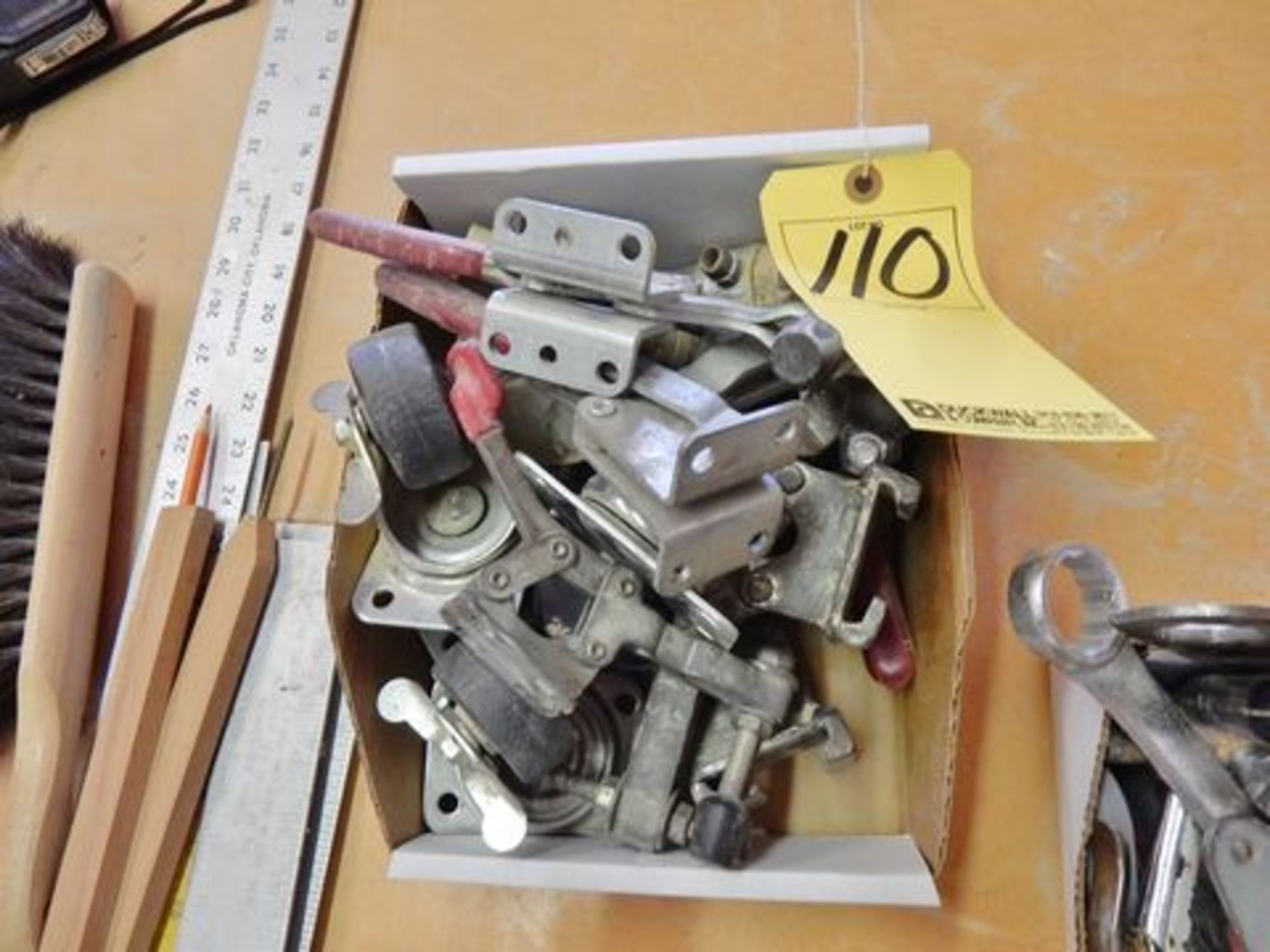 LOT TOGGLE CLAMPS & CASTERS