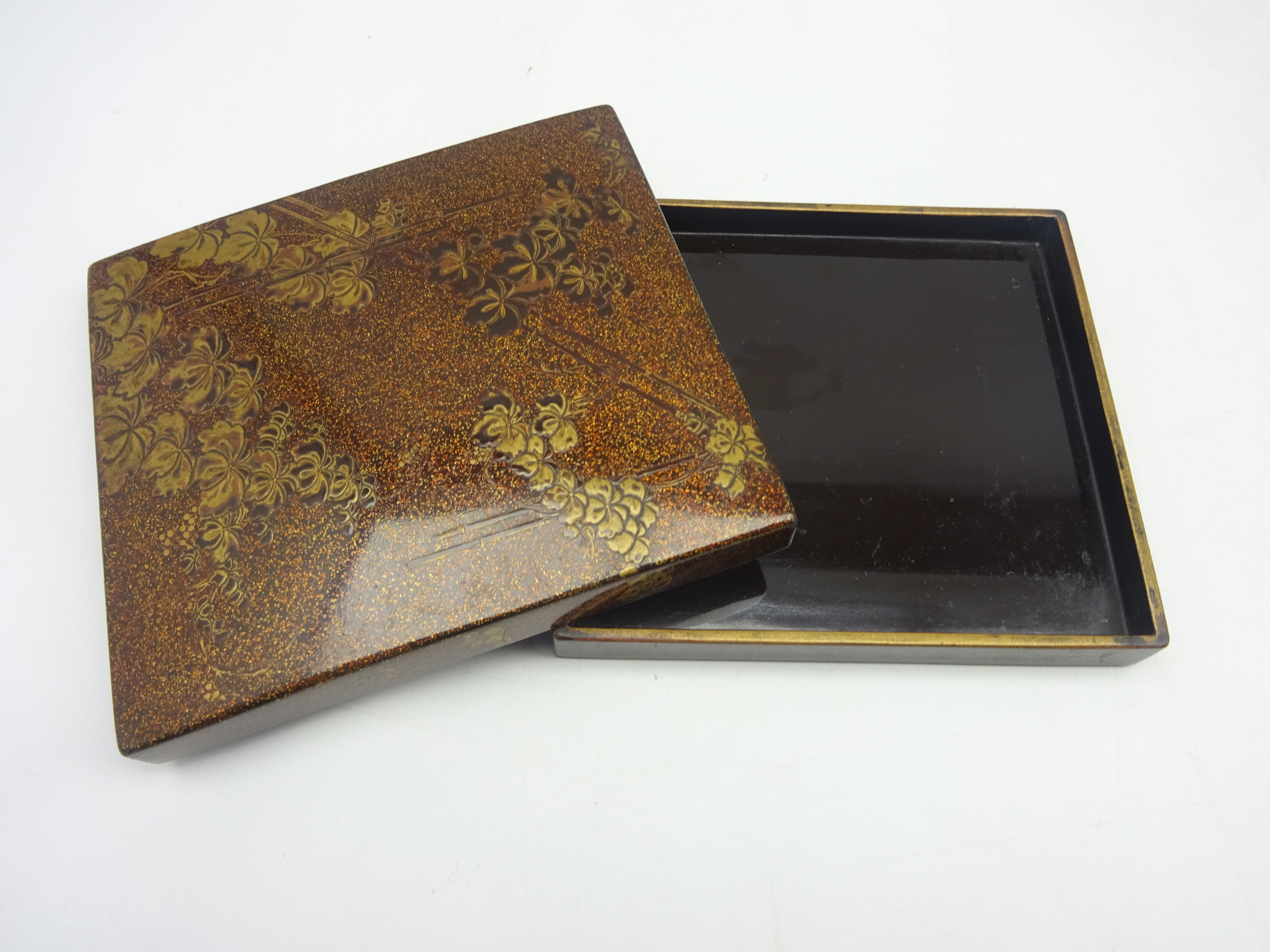 Japanese shallow rectangular lacquer box and cover, - Image 2 of 2