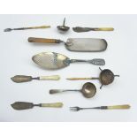 George III silver fiddle pattern fish server, silver crumb scoop, 3 silver bladed butter knives,