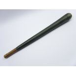 Wooden club with tapering shaft L74cms Condition Report & Further Details <a