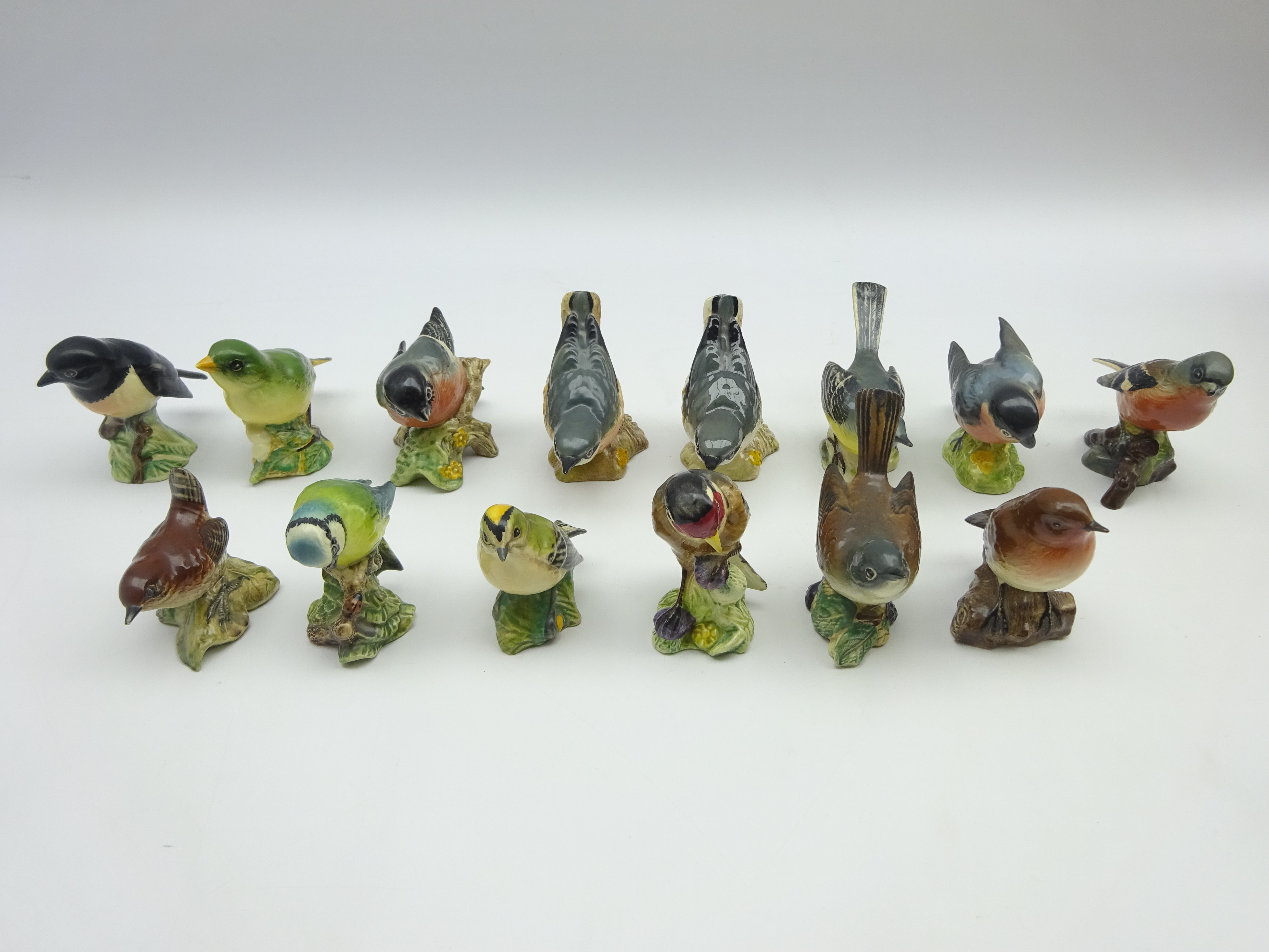 Fourteen Beswick porcelain birds (14) Condition Report & Further Details <a - Image 2 of 2