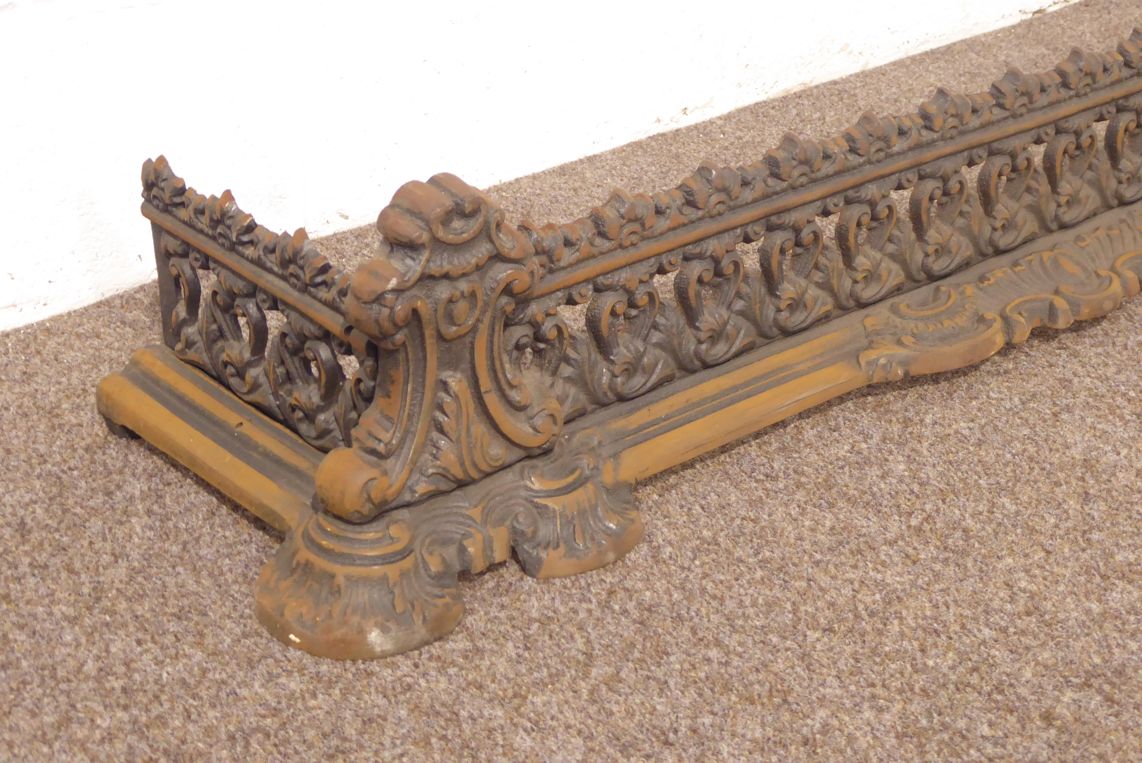 Ornate Victorian style cast iron fire fender, - Image 3 of 3