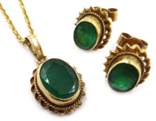9ct gold oval emerald pendant necklace and matching pair stud ear-rings,