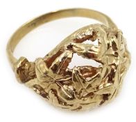 9ct gold (tested) leaf design dome ring, approx 5.