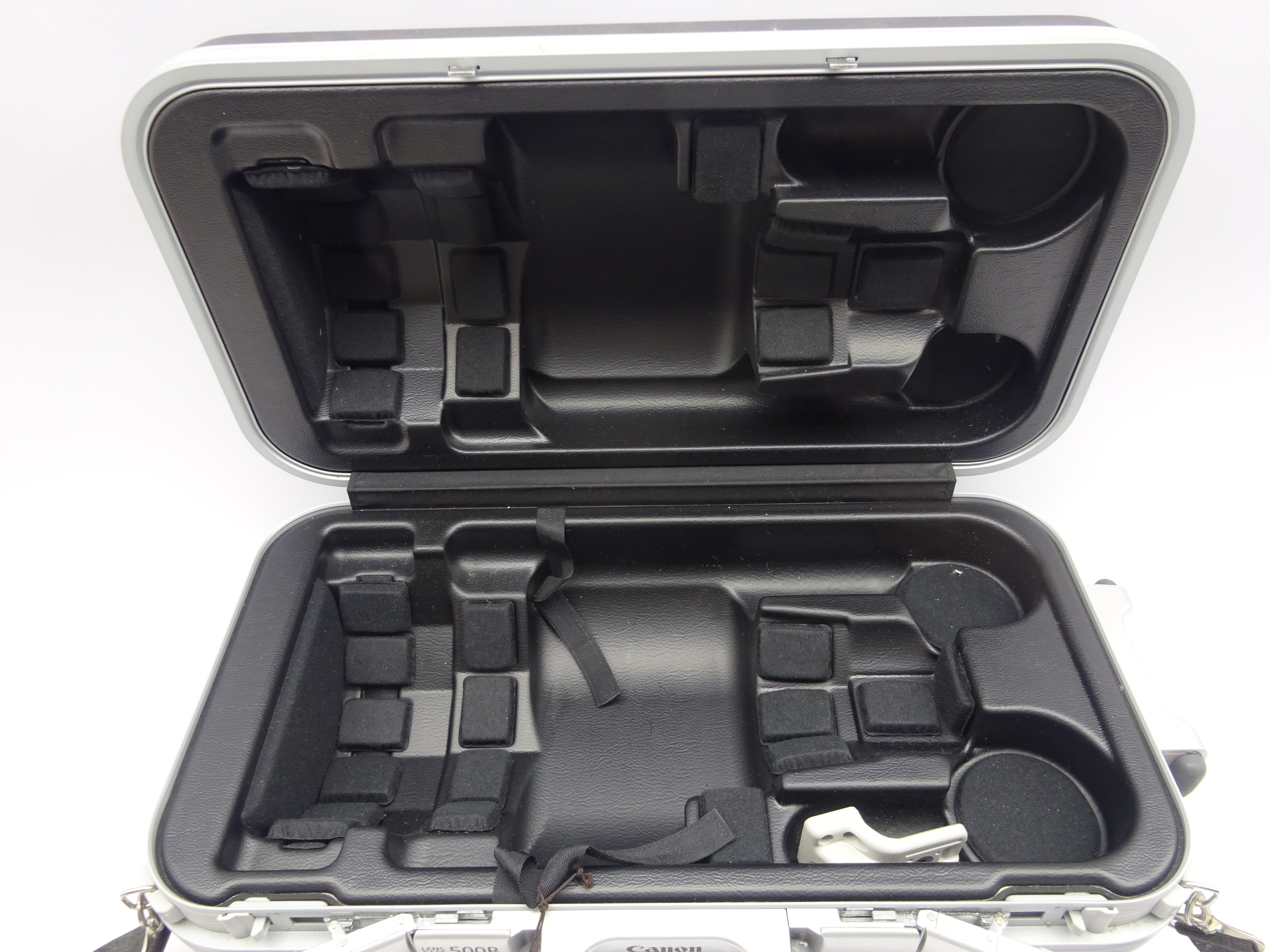 Canon 500B lens case with fitted interior - Image 3 of 6