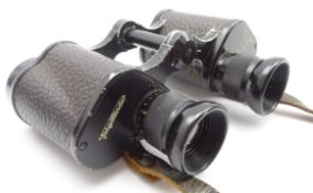 Pair of WWII German army issue Voigtlander 6 x 30 binoculars in Bakelite case Condition