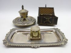 Victorian Elkington plate inkwell embossed with Putti with glass liner circa 1870,