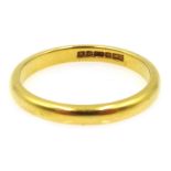 22ct gold wedding band, hallmarked, approx 3.