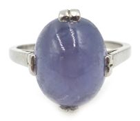18ct white gold cabochon star sapphire stone set ring, stamped 750,