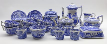 Quantity of Spode Italian pattern tea and coffee ware including 8 tea cups and 9 saucers,