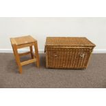 Large rectangular wicker basket with hinged lid (W77cm, H50cm, D42cm),