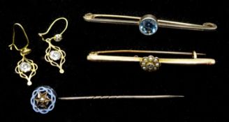 Edwardian gold aquamarine bar brooch, gold seed pearl and aquamarine brooch, stamped 9ct,