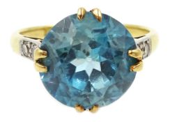 18ct gold (tested) round blue zircon ring,