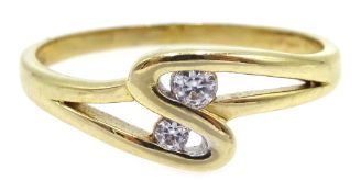 9ct gold cubic zirconia crossover ring,