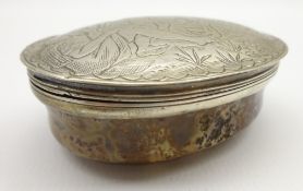 19th Century Continental moss agate oval snuff box,