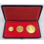 Set of three 18ct gold medals commemorating the 25th anniversary of Desert War,