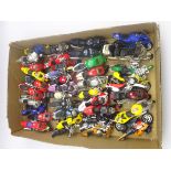 Thirty-nine die-cast and plastic models of motorcycles by Maisto etc,