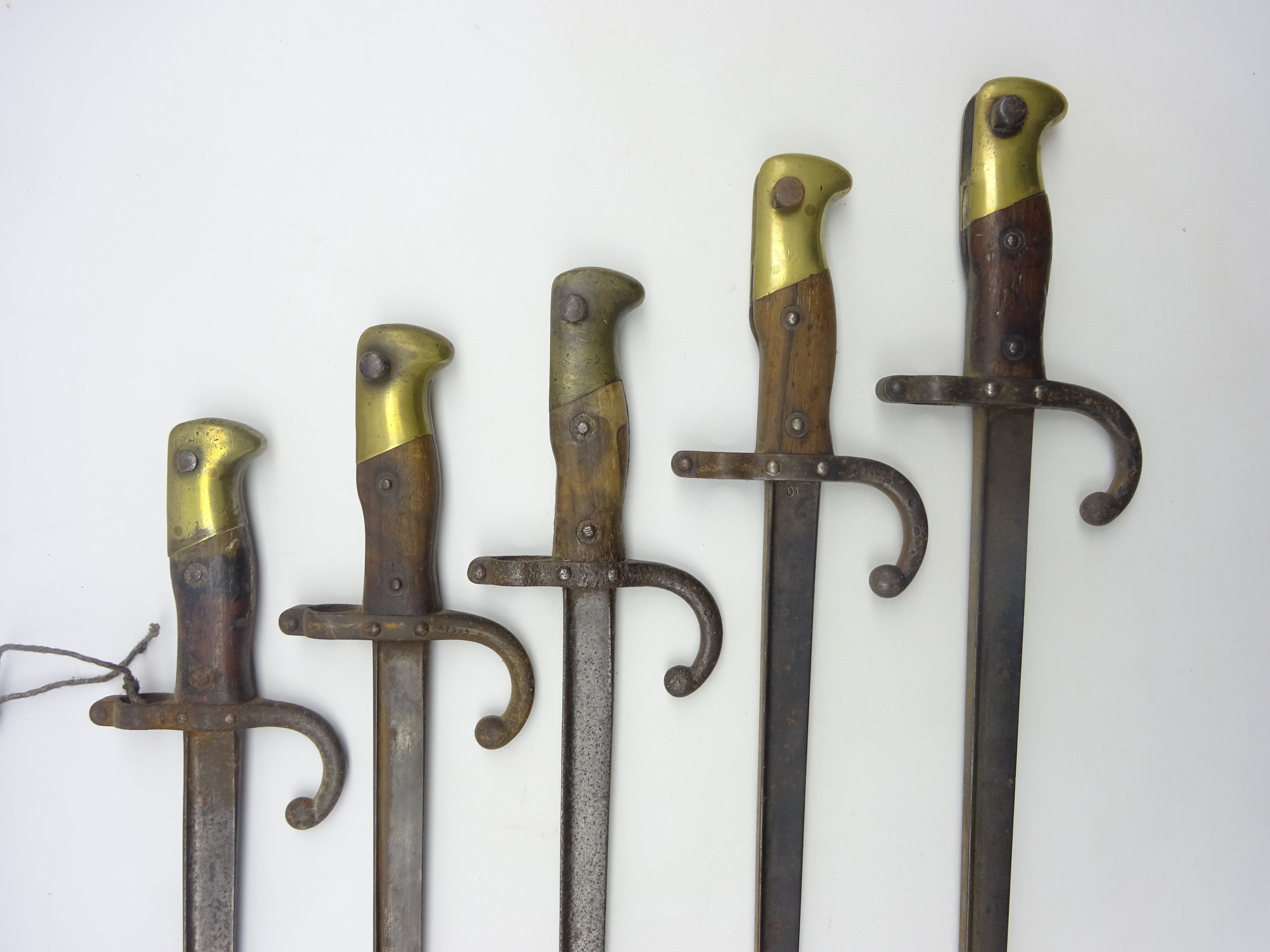 Five French Model 1874 Epee bayonets, various armouries including St. - Image 3 of 4