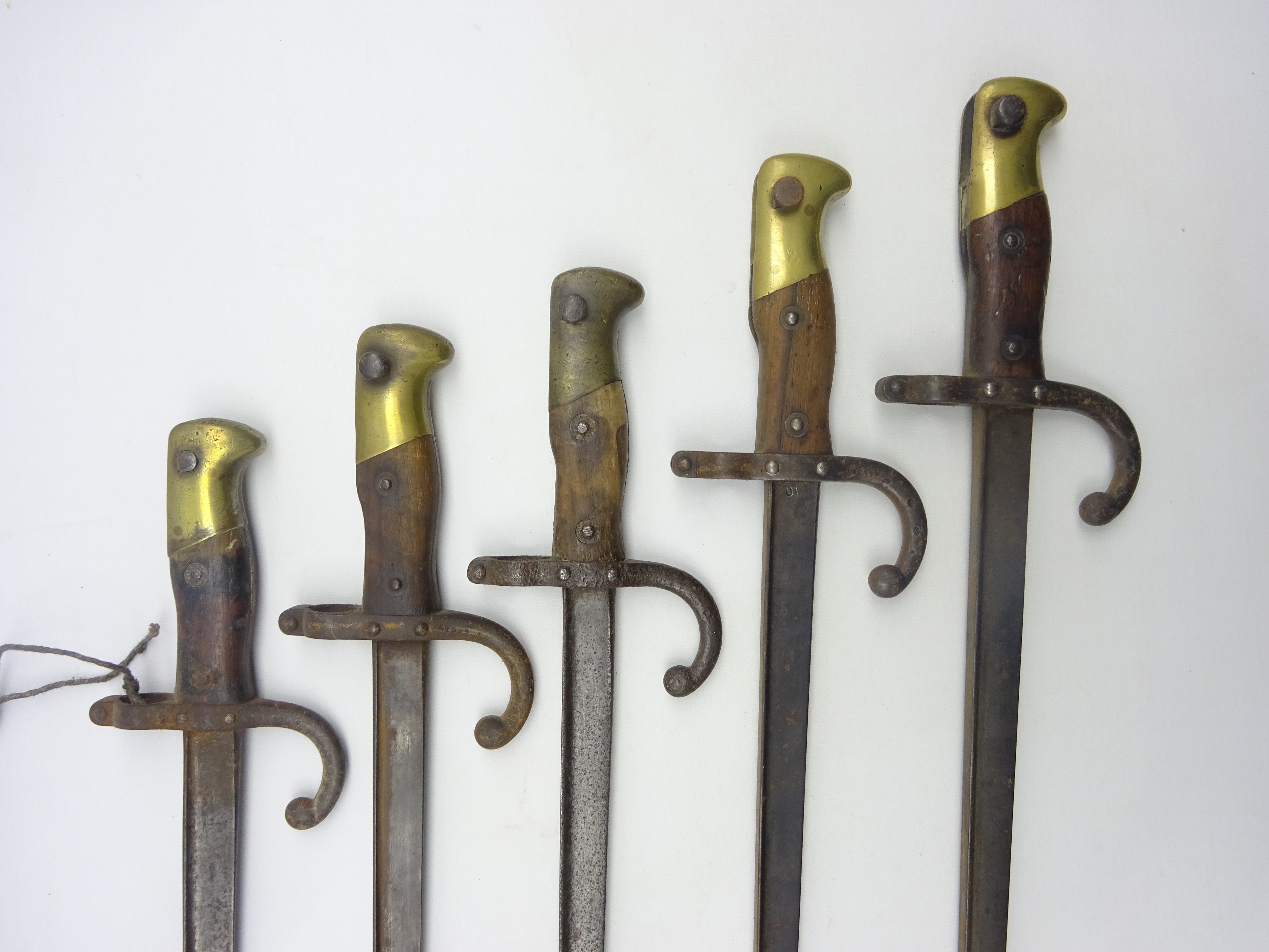 Five French Model 1874 Epee bayonets, various armouries including St. - Image 4 of 4