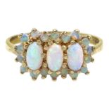9ct gold opal cluster ring, hallmarked Condition Report & Further Details Approx 2.