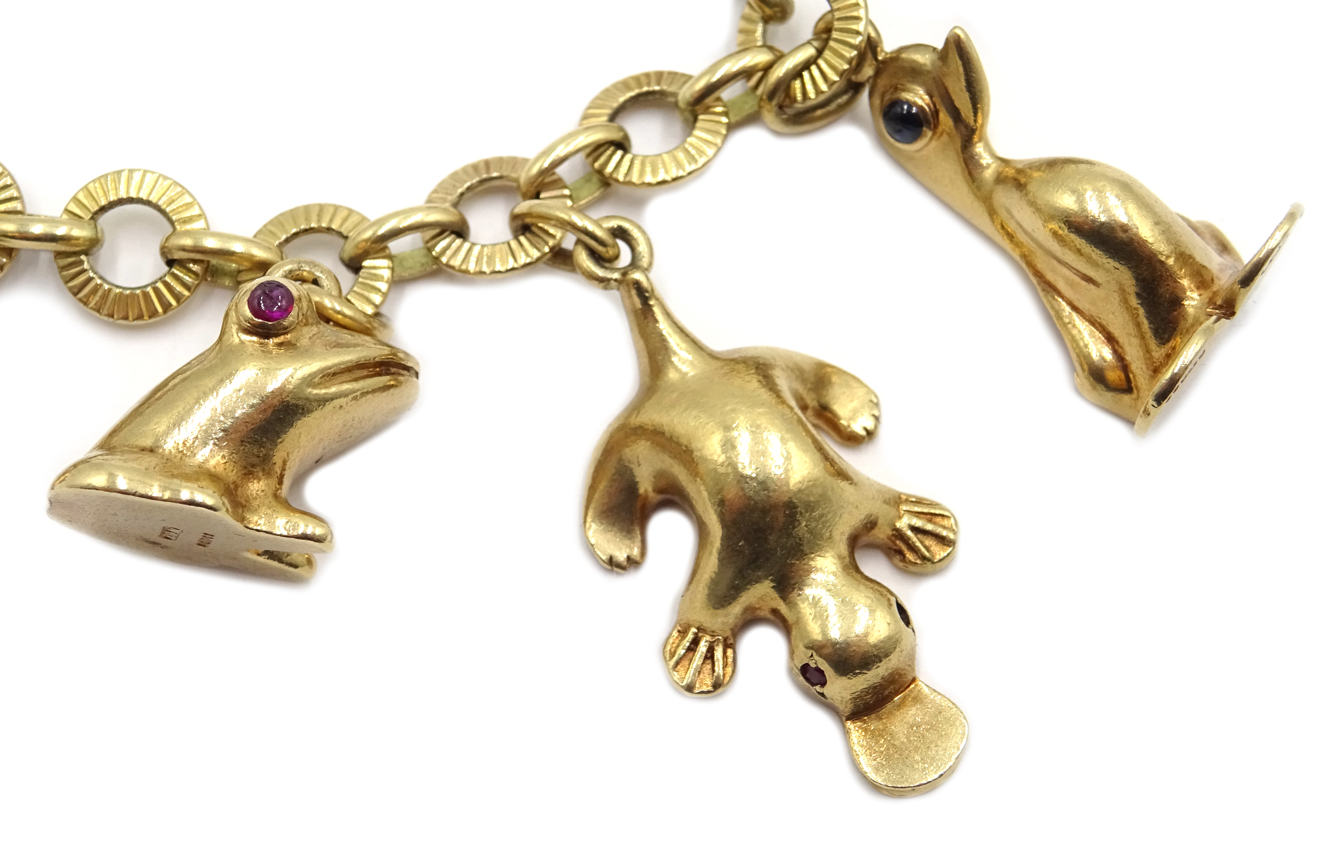 Gold bracelet with seven Hans Georg Mautner gold animal charms, - Image 3 of 6