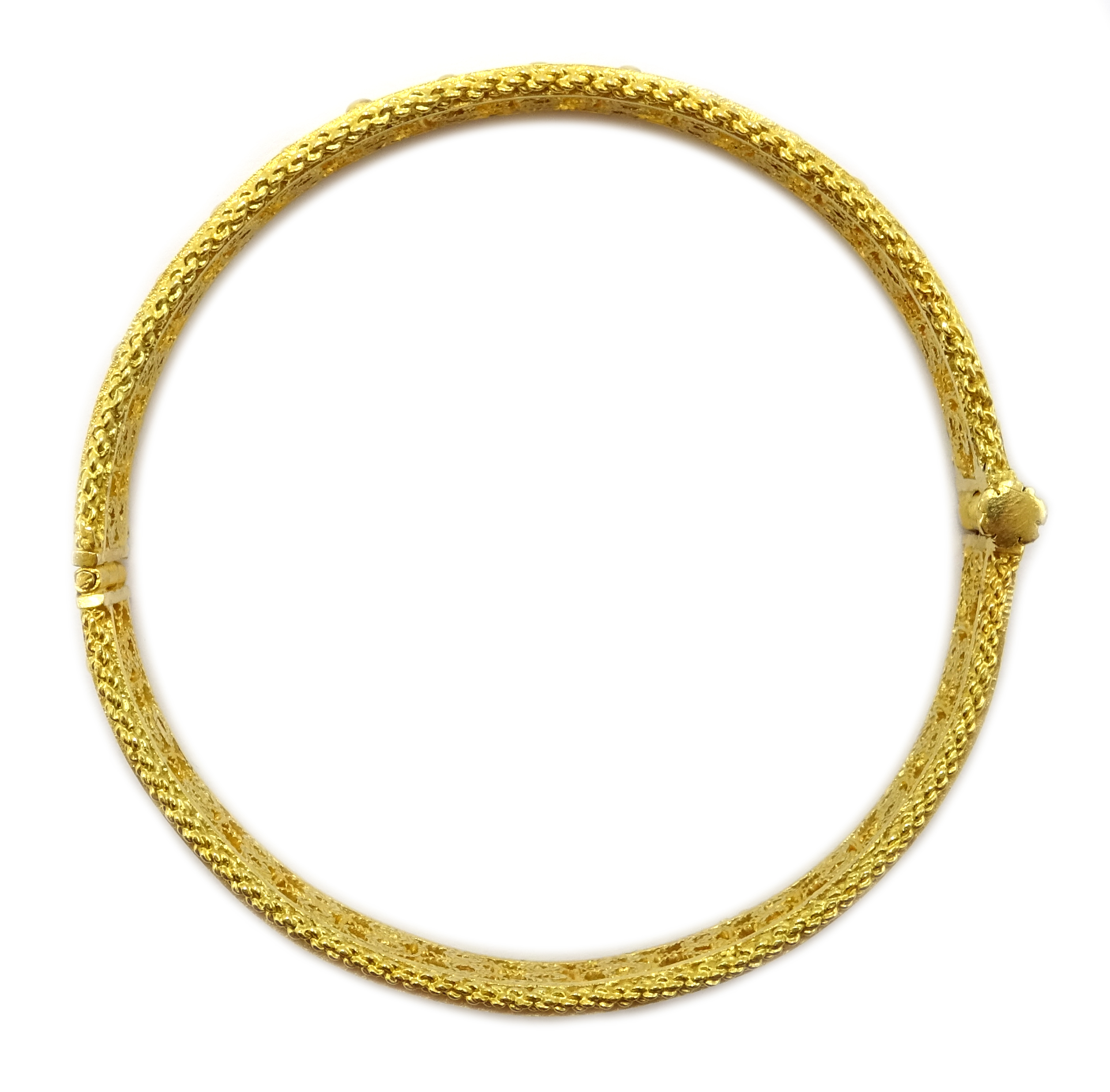 Ethiopian 22ct gold (tested) filigree design bangle with screw clasp, approx 33. - Image 2 of 4