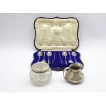 Set of 6 silver apostle teaspoons and tongs Sheffield 1913, cased,