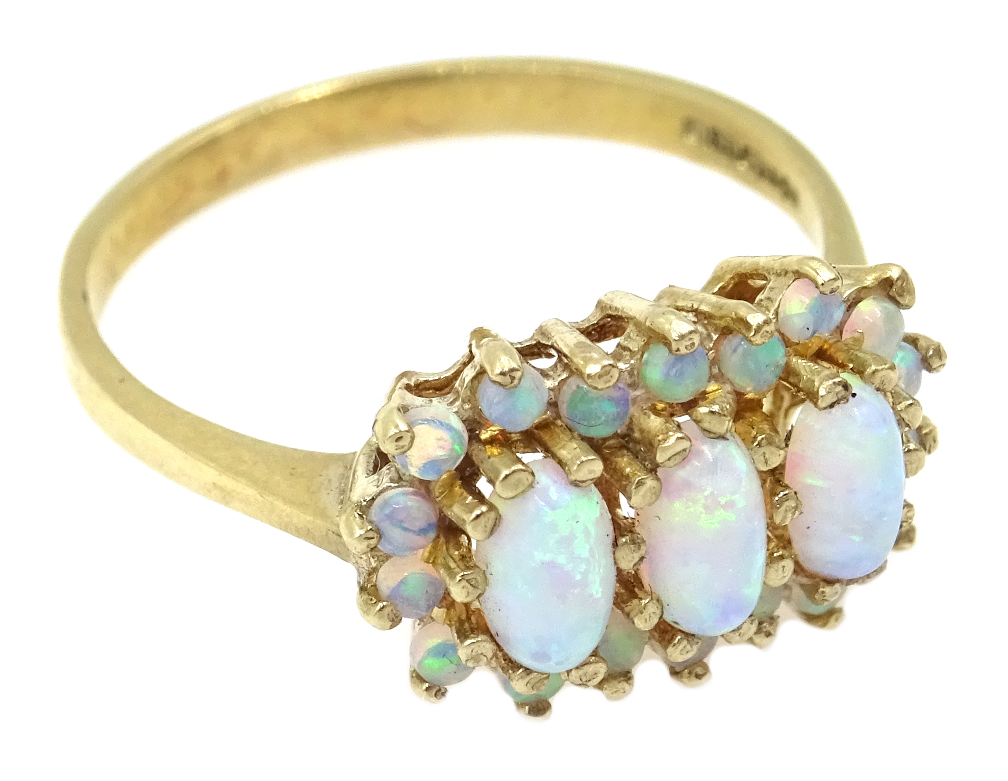 9ct gold opal cluster ring, hallmarked Condition Report & Further Details Approx 2. - Image 2 of 3