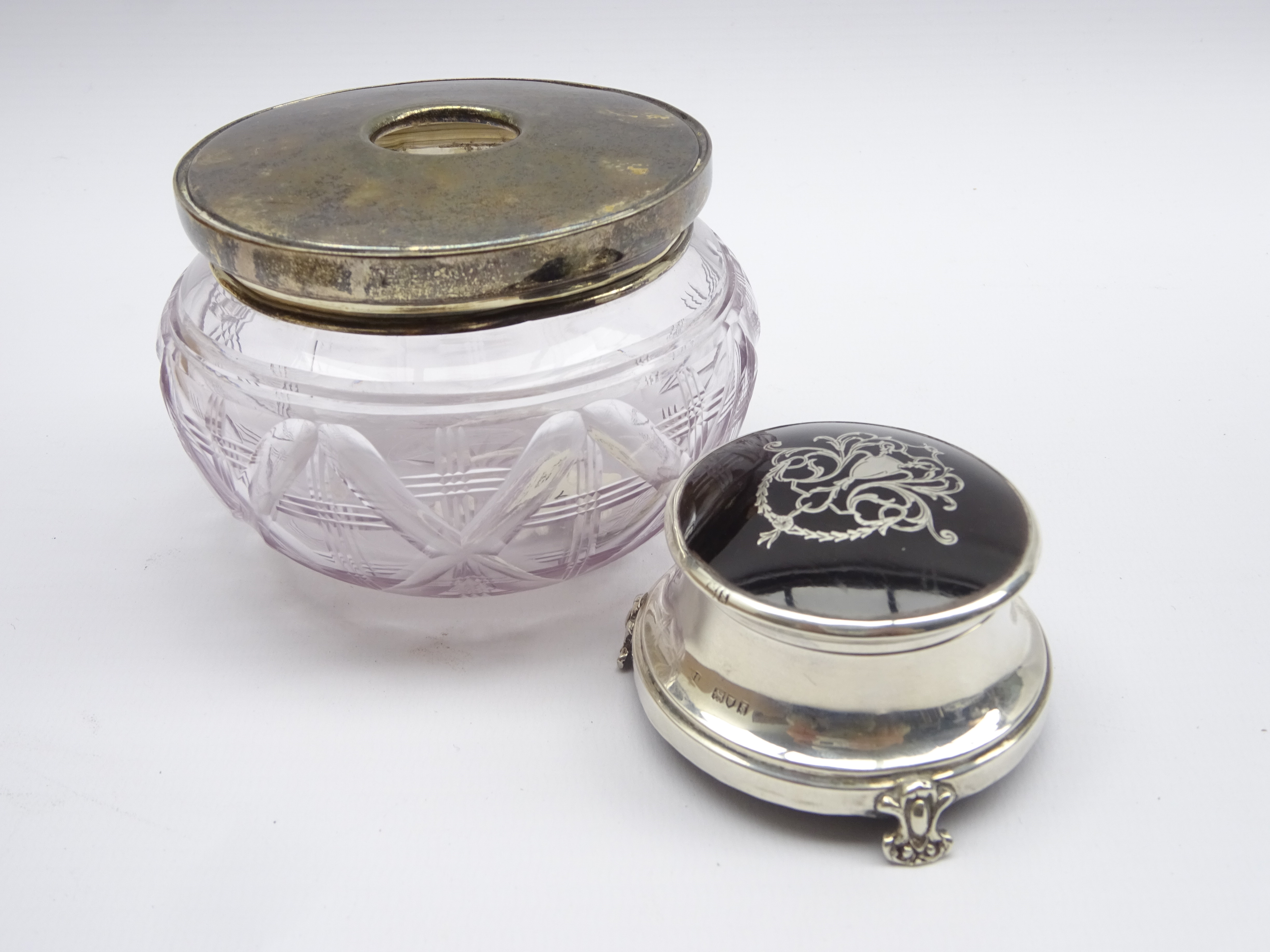 Silver and tortoiseshell circular ring box London 1913 with pique decoration and a glass and silver - Image 2 of 3