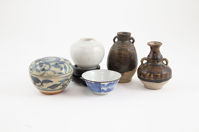 Five Provincial Ming Ointment Pots and Dish buff pottery glazed blue and white and white celadon