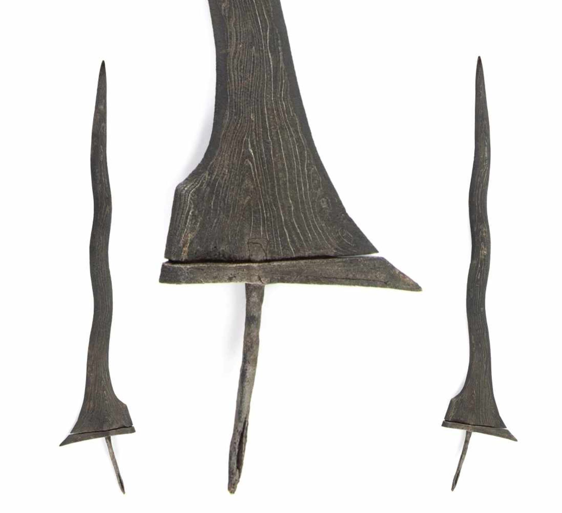 A Javanese Keris, with 15th century blade.A Javanese Keris, with 15th century blade.Umur (age): From - Image 6 of 7