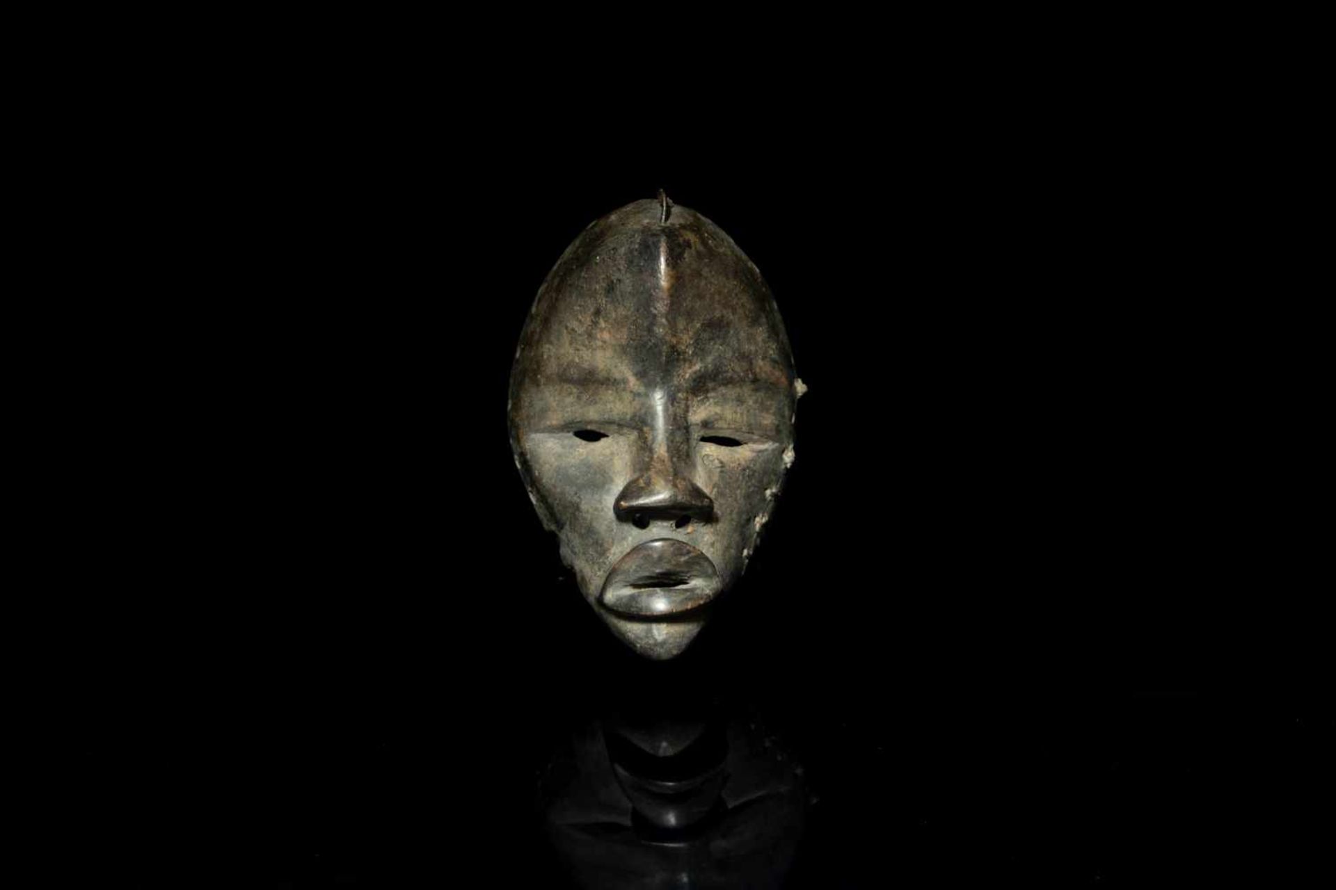 Dan Mask, LiberiaDan Mask, LiberiaProvenance: from a Dutch private collection.H. 21.5 cm