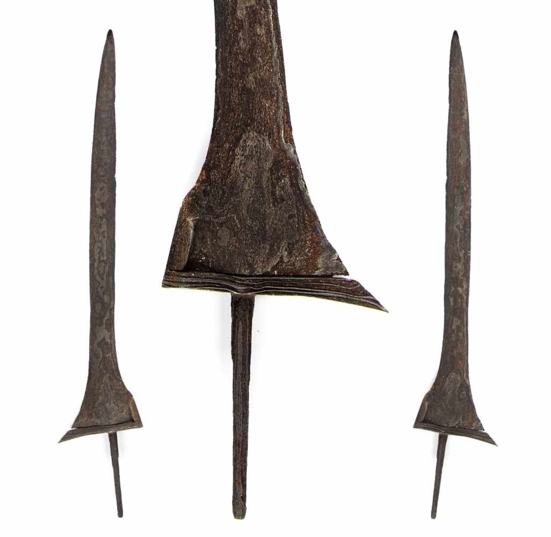 A Javanese Keris Solo, with 17th century blade.pattern.Length of the blade, including ‘Pesi’ (tang - Bild 6 aus 7