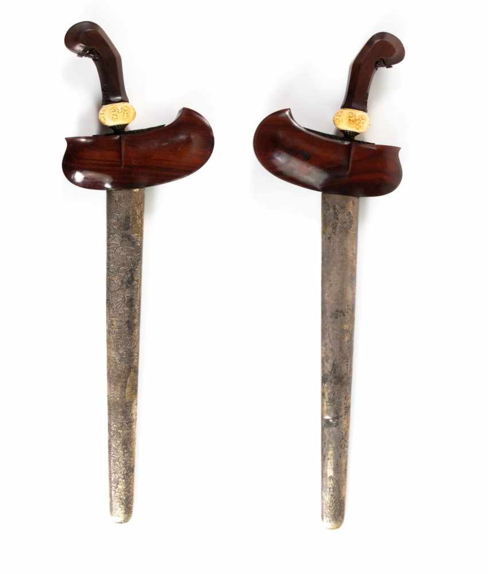 Javanese Keris Solo, with 14th century blade.Javanese Keris, with 14th century blade.Umur (age): - Bild 2 aus 7