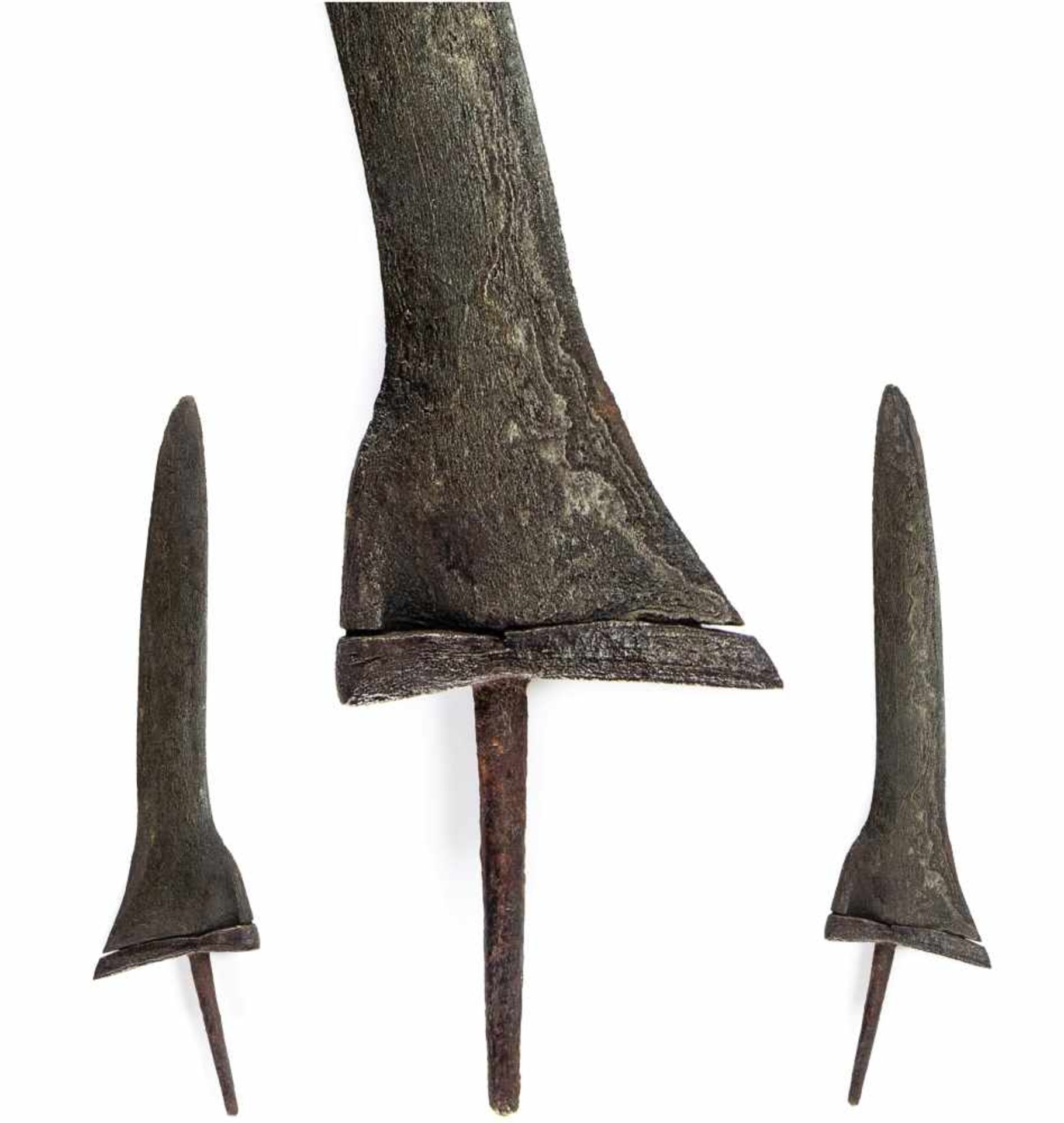 A Javanese Keris, with 13th century blade.A Javanese Keris, with 13th century blade. Umur (age): - Bild 6 aus 7