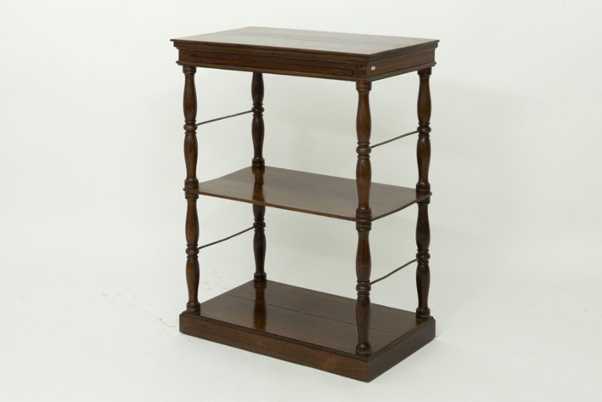 Fraai negentiende eeuws étagère-meubel in palissander met een opklapbaar bovenblad [...]